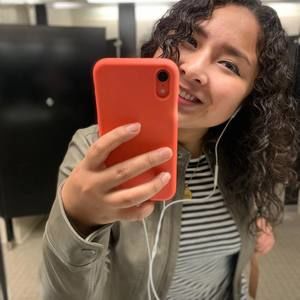 Meet your Posher, Mireya